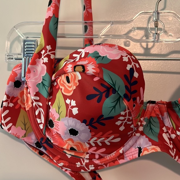 NWOT Underwire swim top and high waisted bottoms - Picture 3 of 9